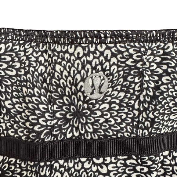 Lululemon Black and White Floral Skirt - Picture 5 of 8